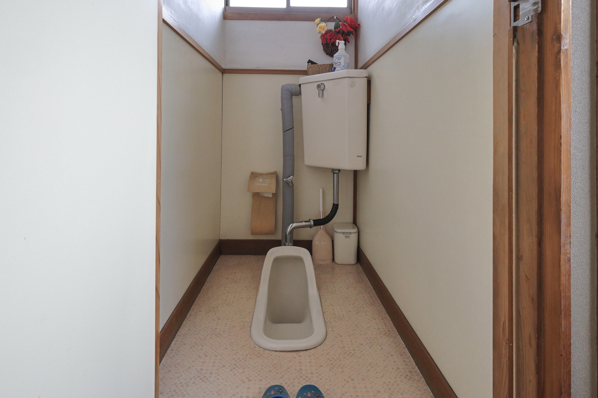 和式便器がある共用トイレ